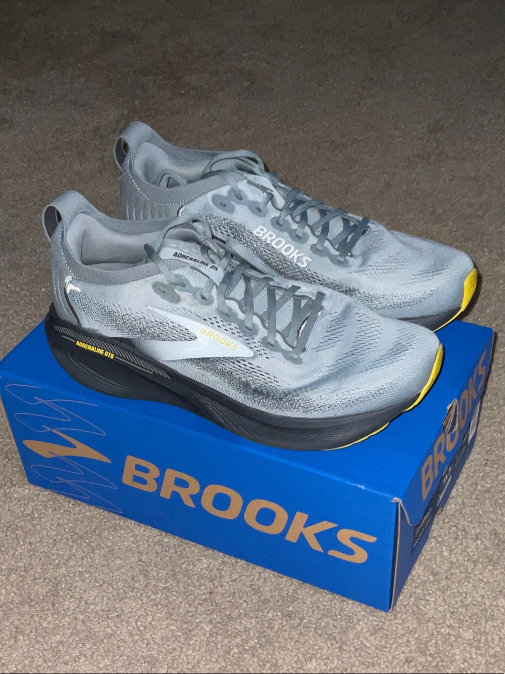 Men’s Brooks Adrenaline GTS 25 size 11.5 wide